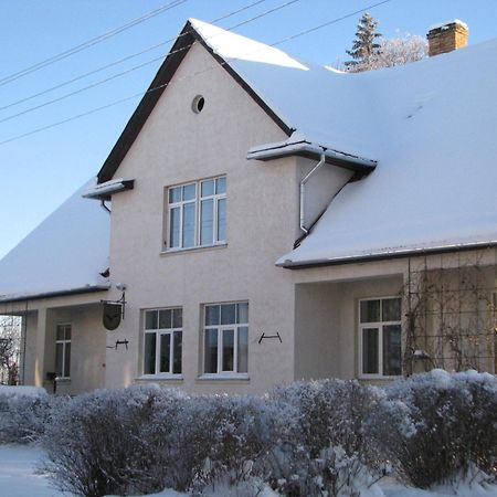 Kalna Ligzda Hotel Smiltene Buitenkant foto
