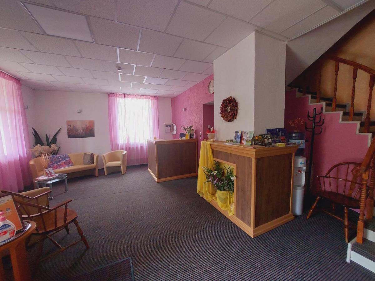 Kalna Ligzda Hotel Smiltene Buitenkant foto