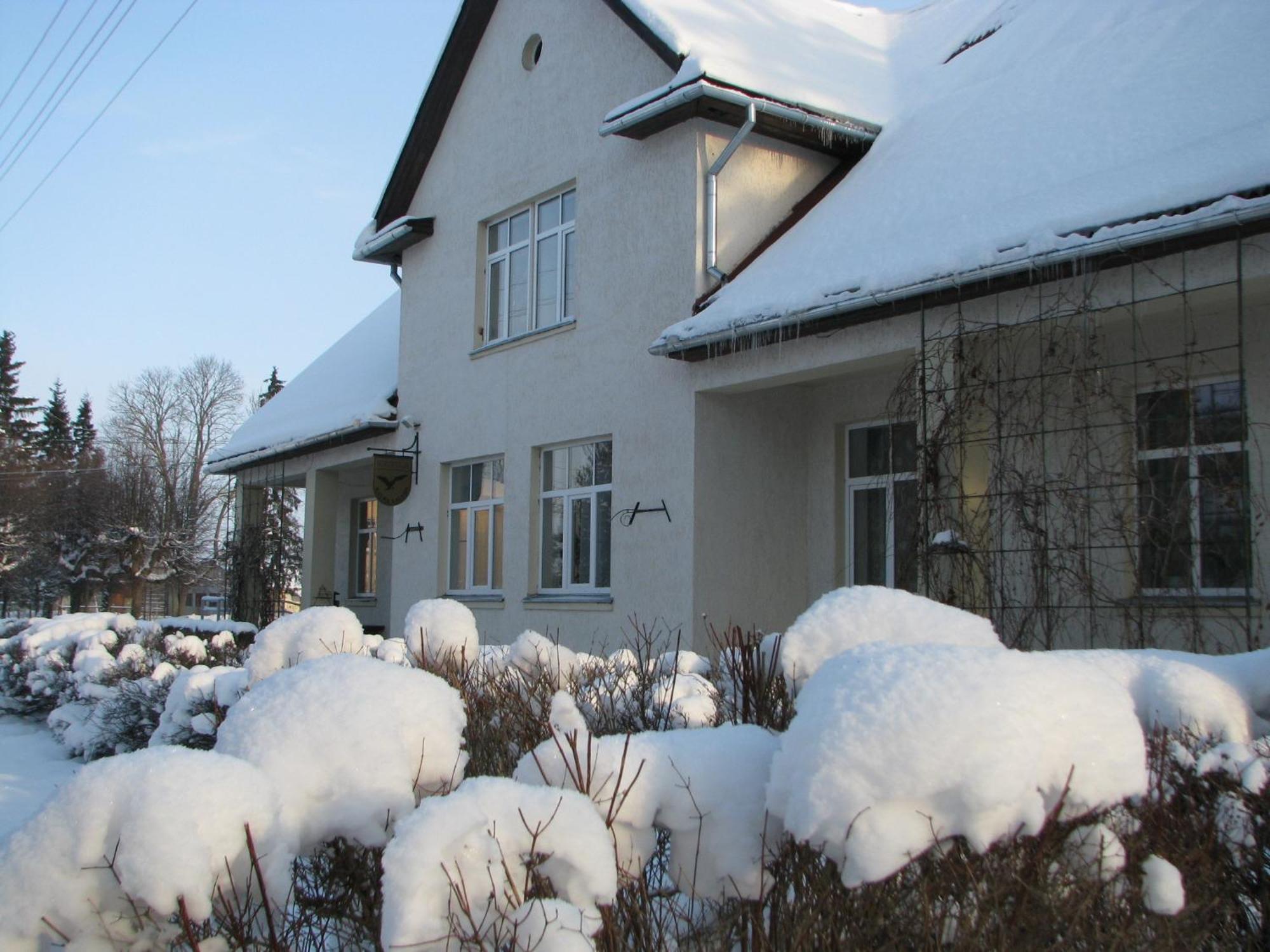 Kalna Ligzda Hotel Smiltene Buitenkant foto