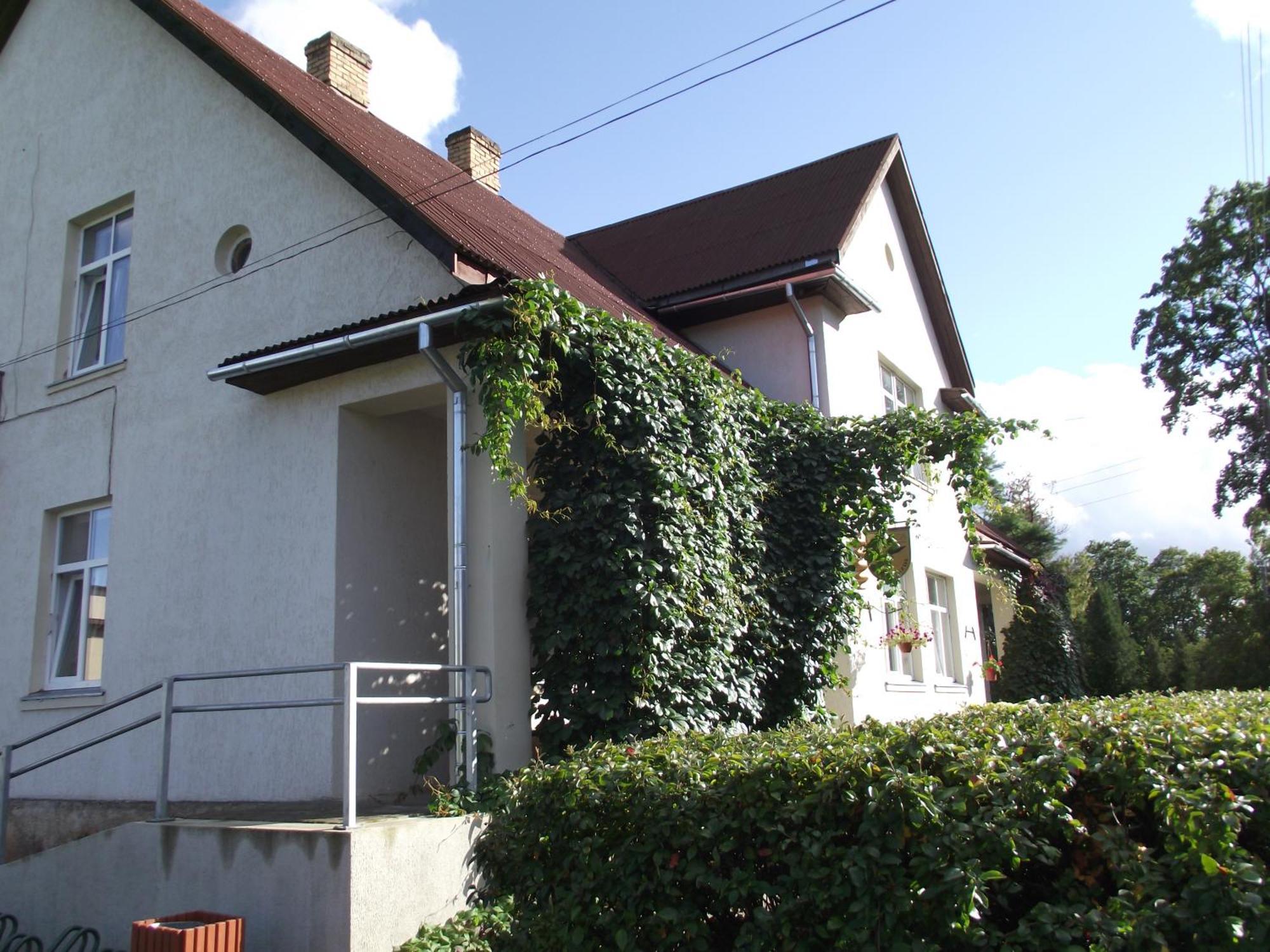 Kalna Ligzda Hotel Smiltene Buitenkant foto
