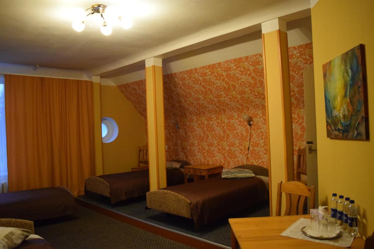 Kalna Ligzda Hotel Smiltene Buitenkant foto
